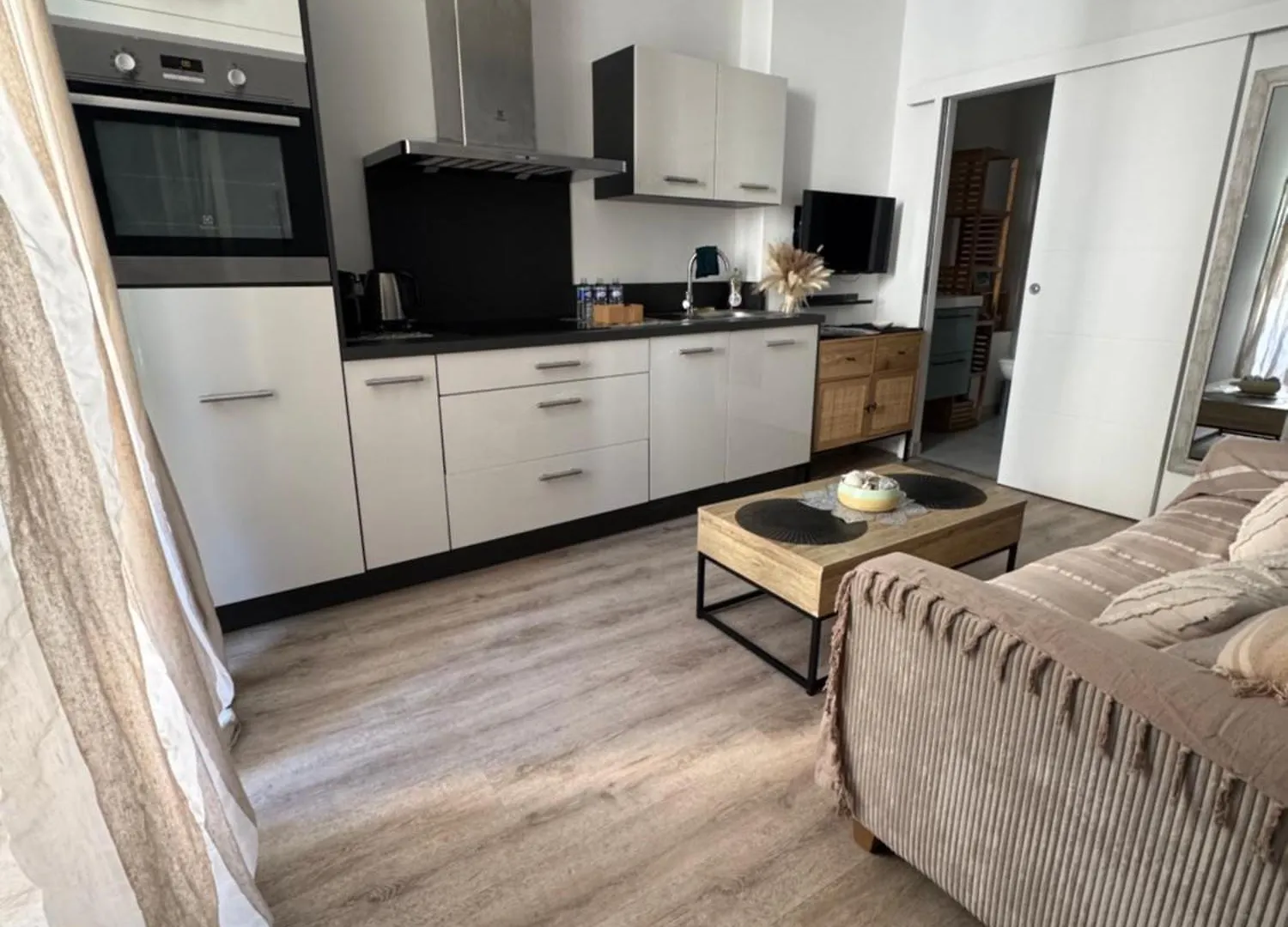 Apartment Cocon Boheme Cannes Croisette-Palais-Plages 200M France